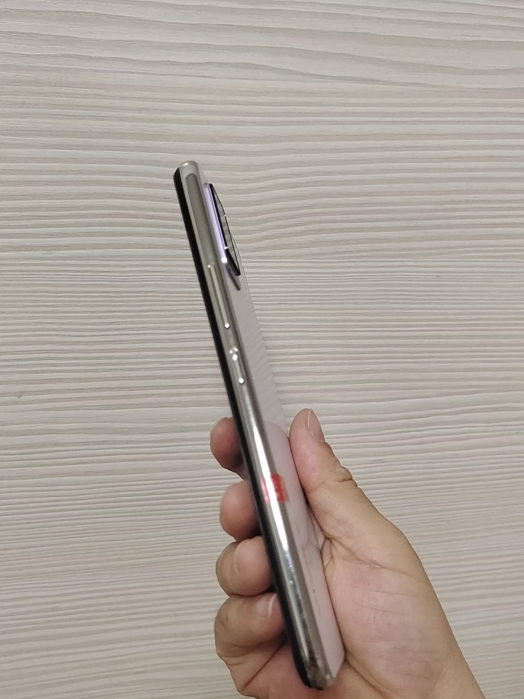 vivo S7 5G 8+128G手机 高通骁龙765 处理器 一体化双模5G 触摸灵敏二手机 有更换过一次最好国产屏。没有屏幕指纹，别的功能正常，原装系！触摸